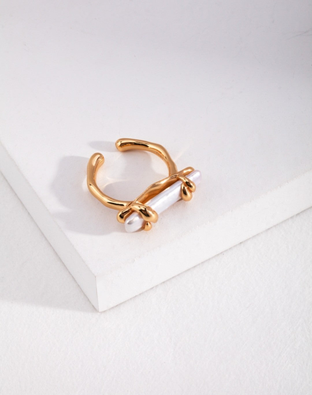 Natural cultured pearl ring