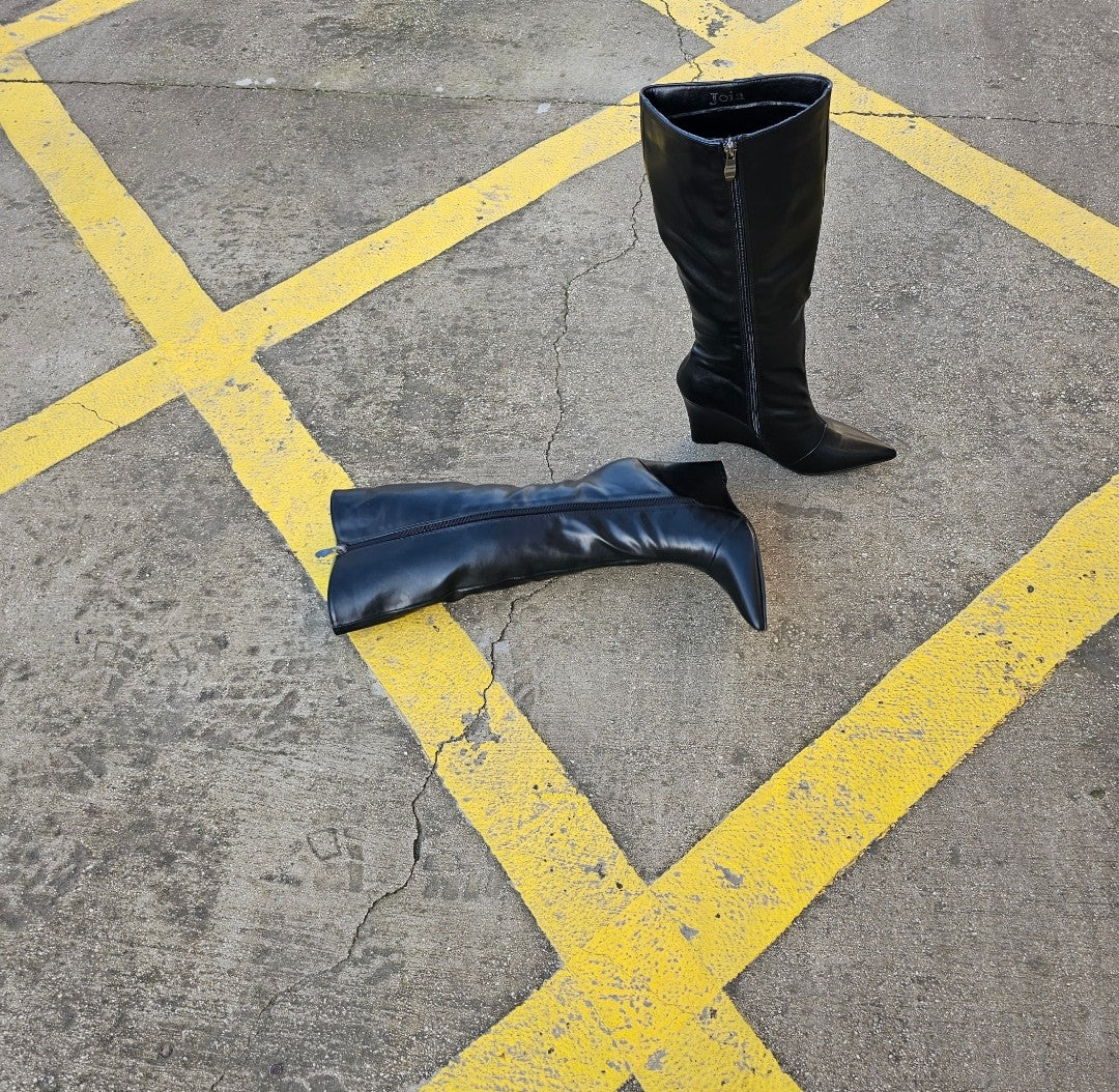 Black wedges boots