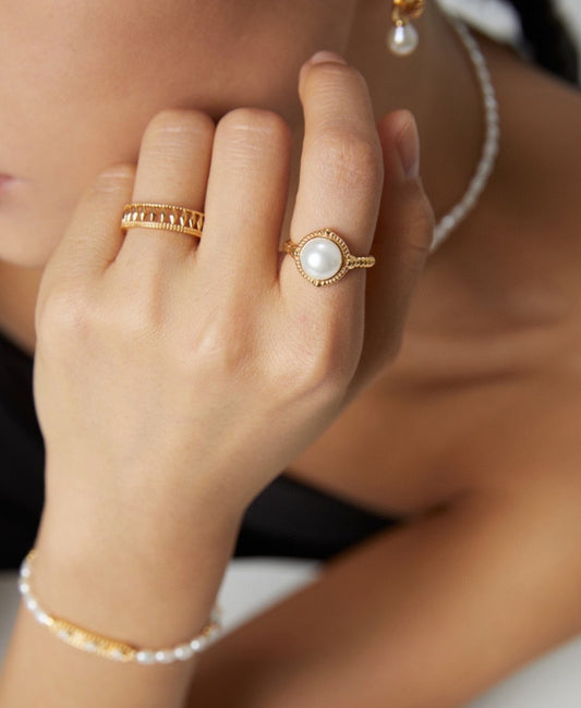 Ring with freshwater pearl in 925 silver gilded with fine gold